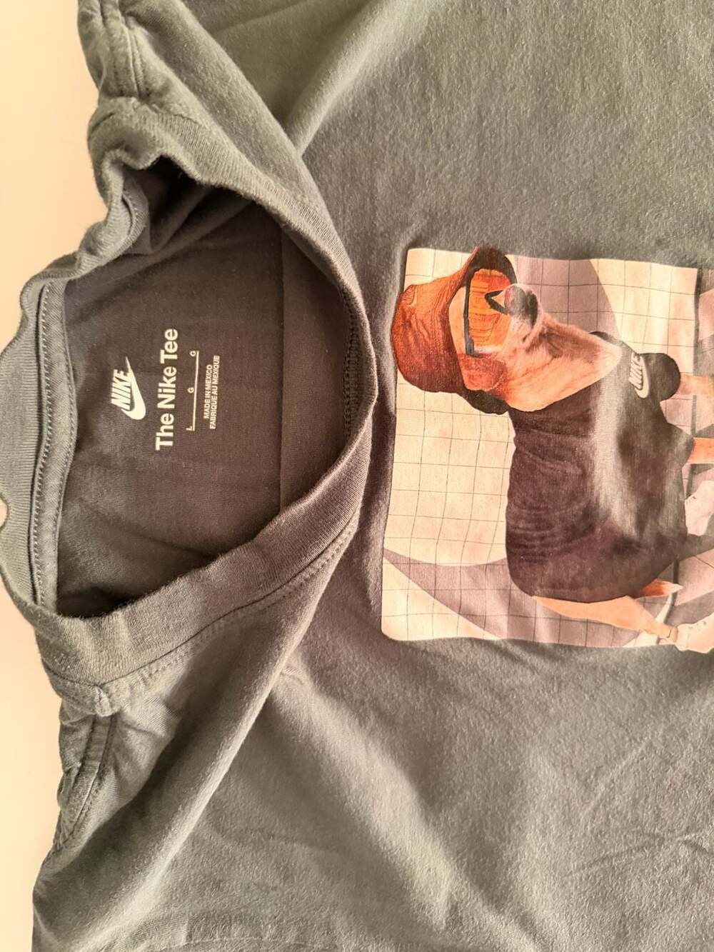 Nike The Nike Tee Graphic Dog in Sunglasses T-Shirt Size L - Picture 3 of 6